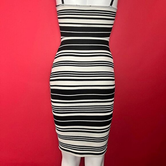 Charlotte Russe / Black and white bodycon mini dress 🖤🤍​​​​​​​​ - Picture 4 of 4